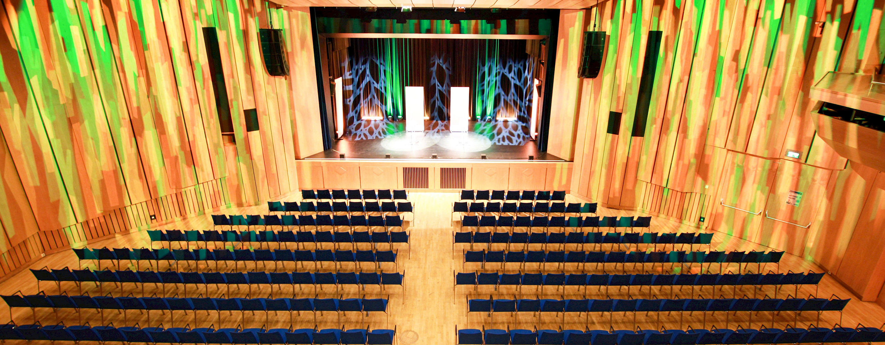 eventforum Grosser Saal Kultur Lichtstimmung grün