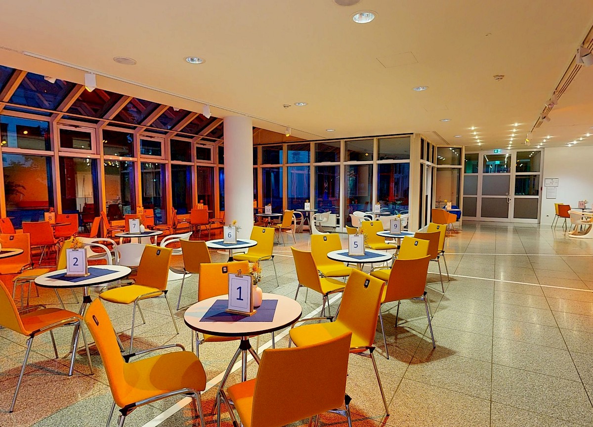 Wintergarten Kultur am Abend Pausengastronomie Loungemöbel