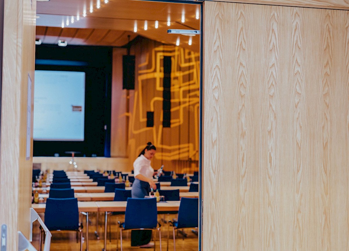 Grosser Saal Eindecken Catering