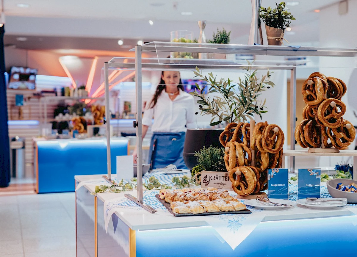 Buffettaufbauten im Foyer für Tagungen
