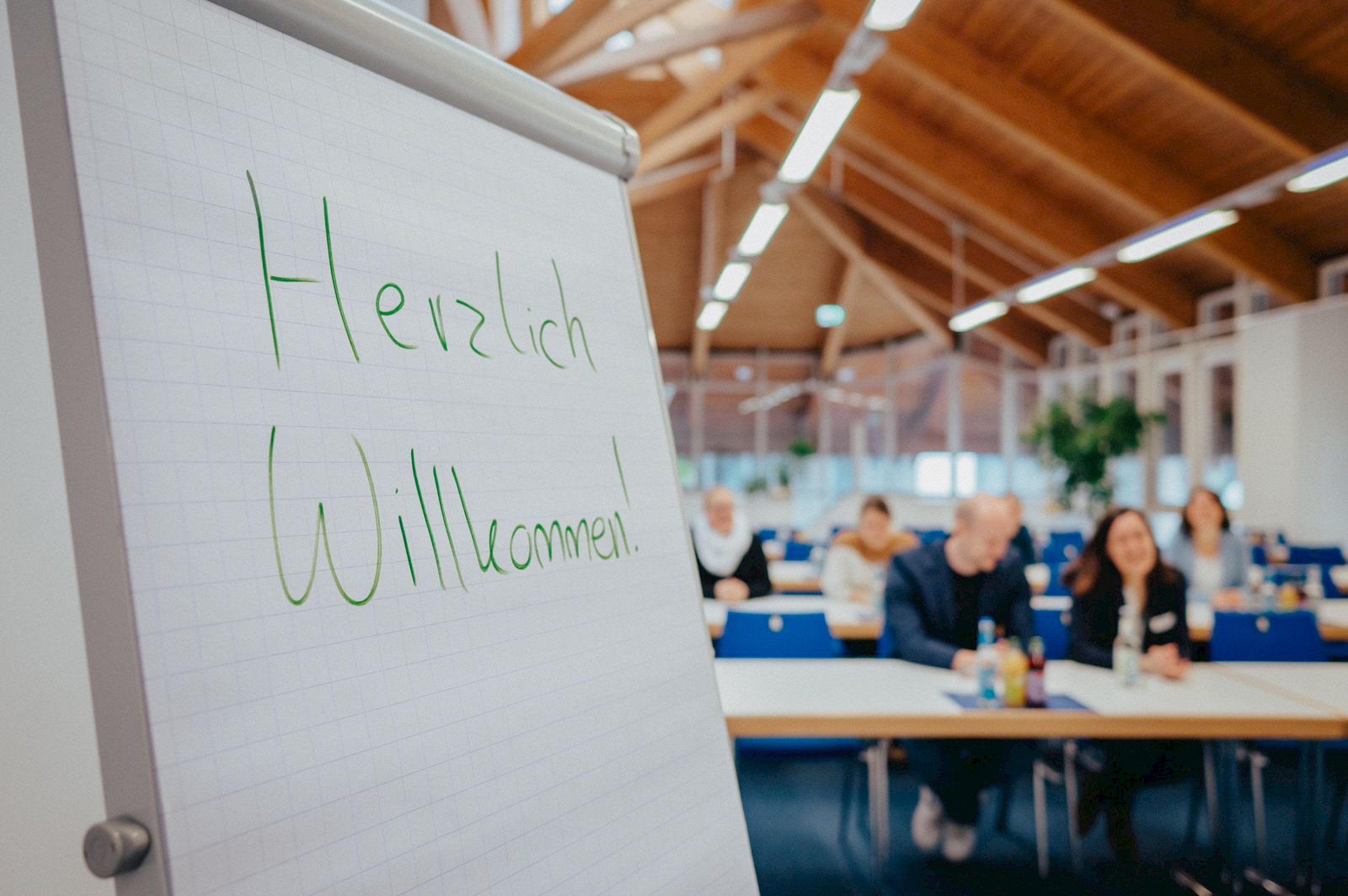 Über uns eventforum ERDING Herzlich Willkommen Schild