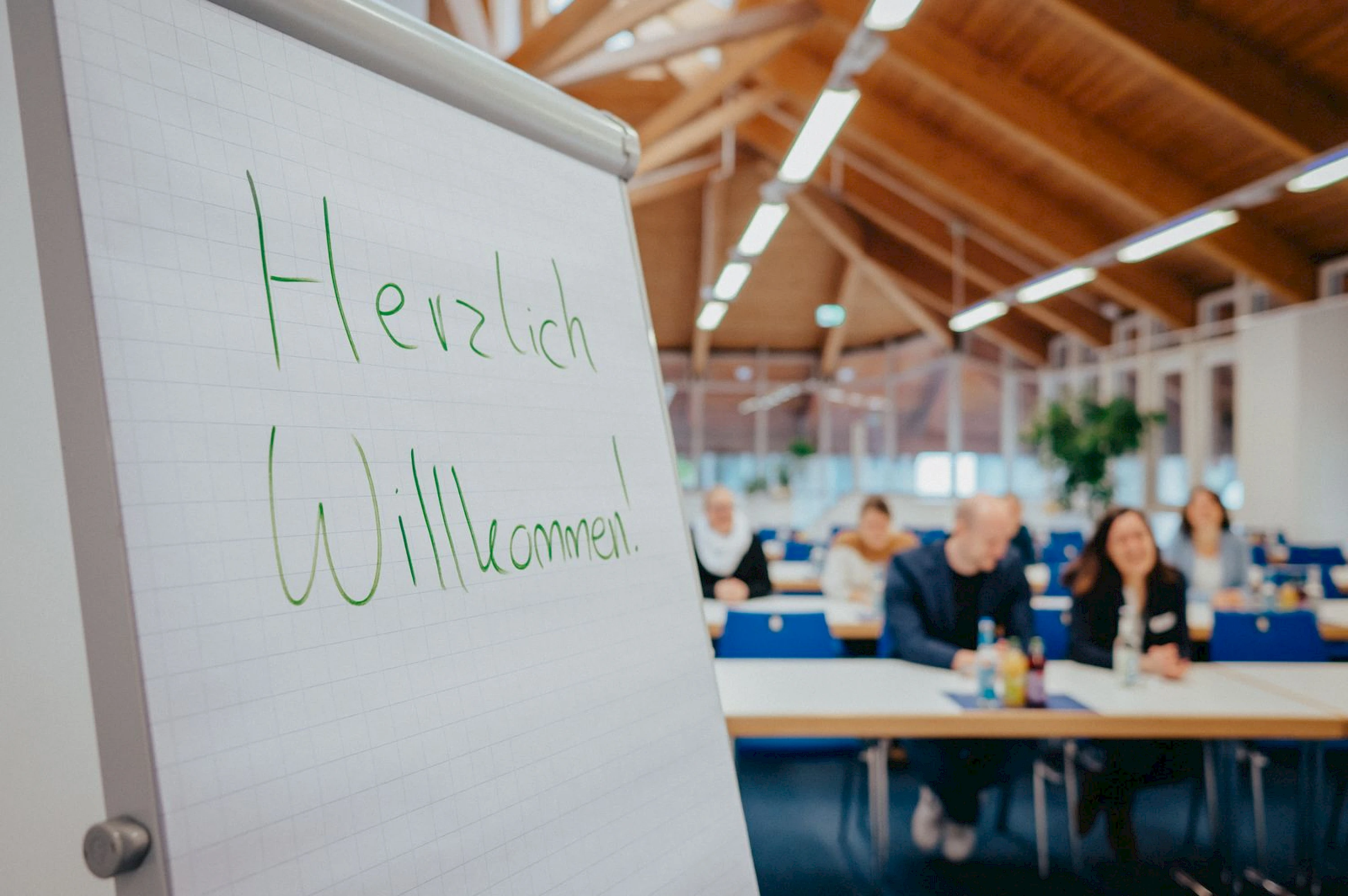 Über uns eventforum ERDING Herzlich Willkommen Schild